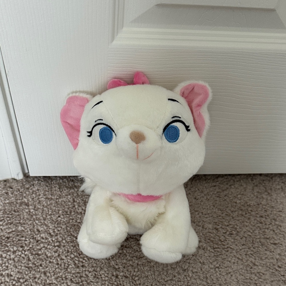 NWOT Disney aristocat Marie  Cat Stuffed Animal